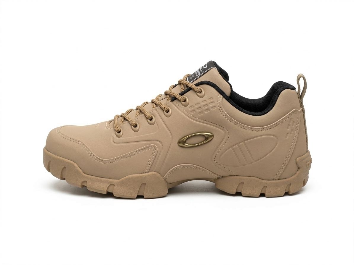 Bota Oakley Stratus Bege