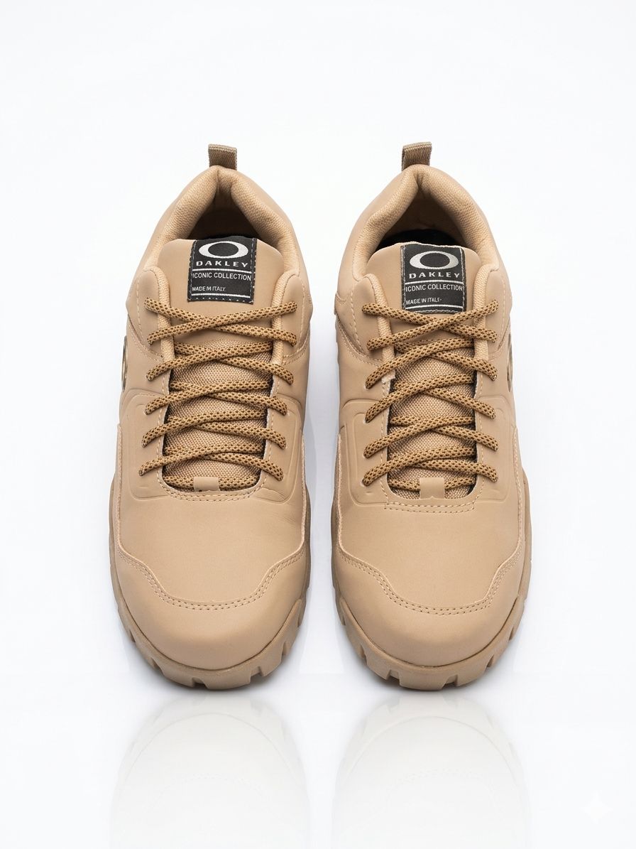 Bota Oakley Stratus Bege