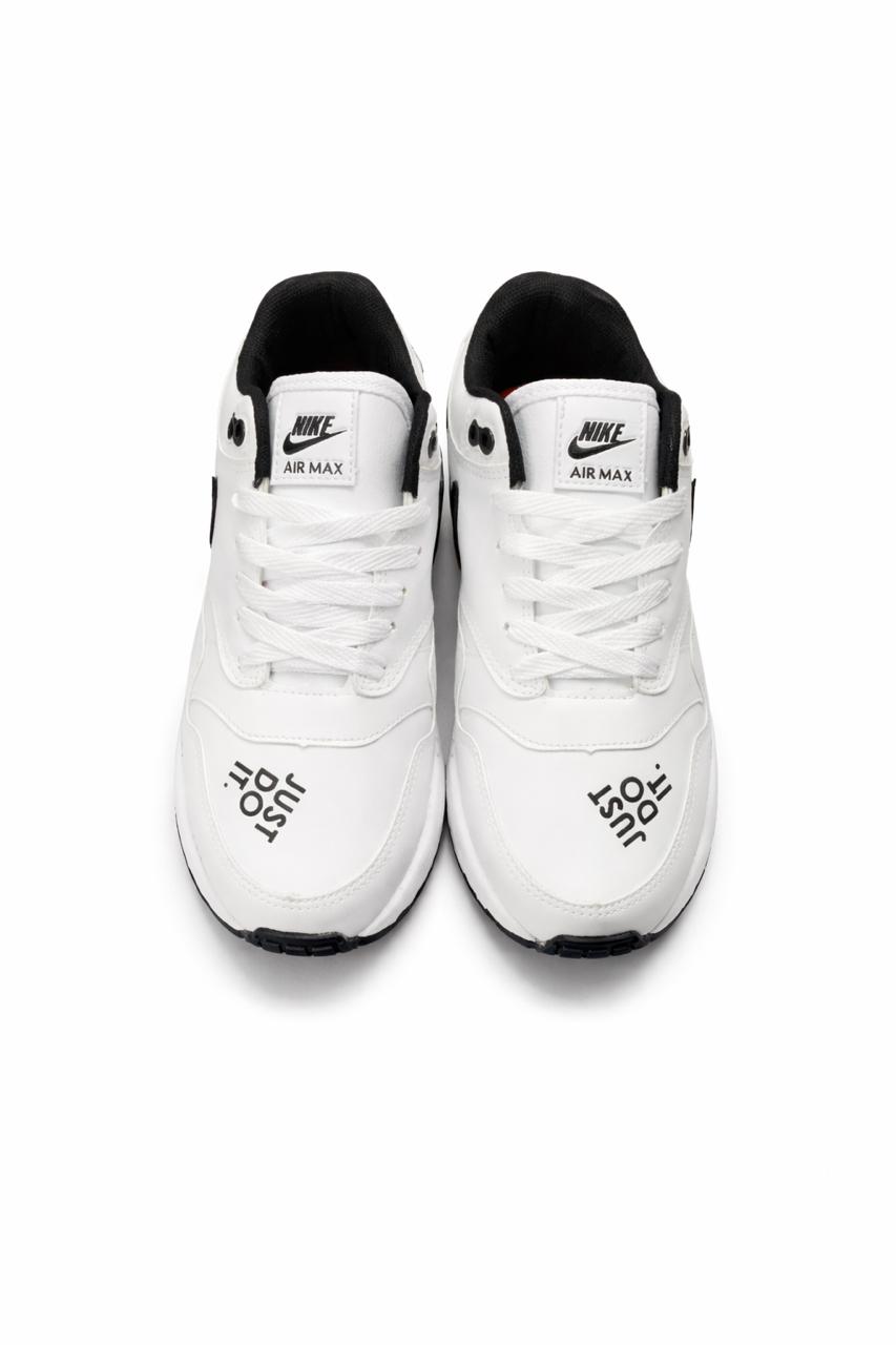 Nike Just Branco Preto
