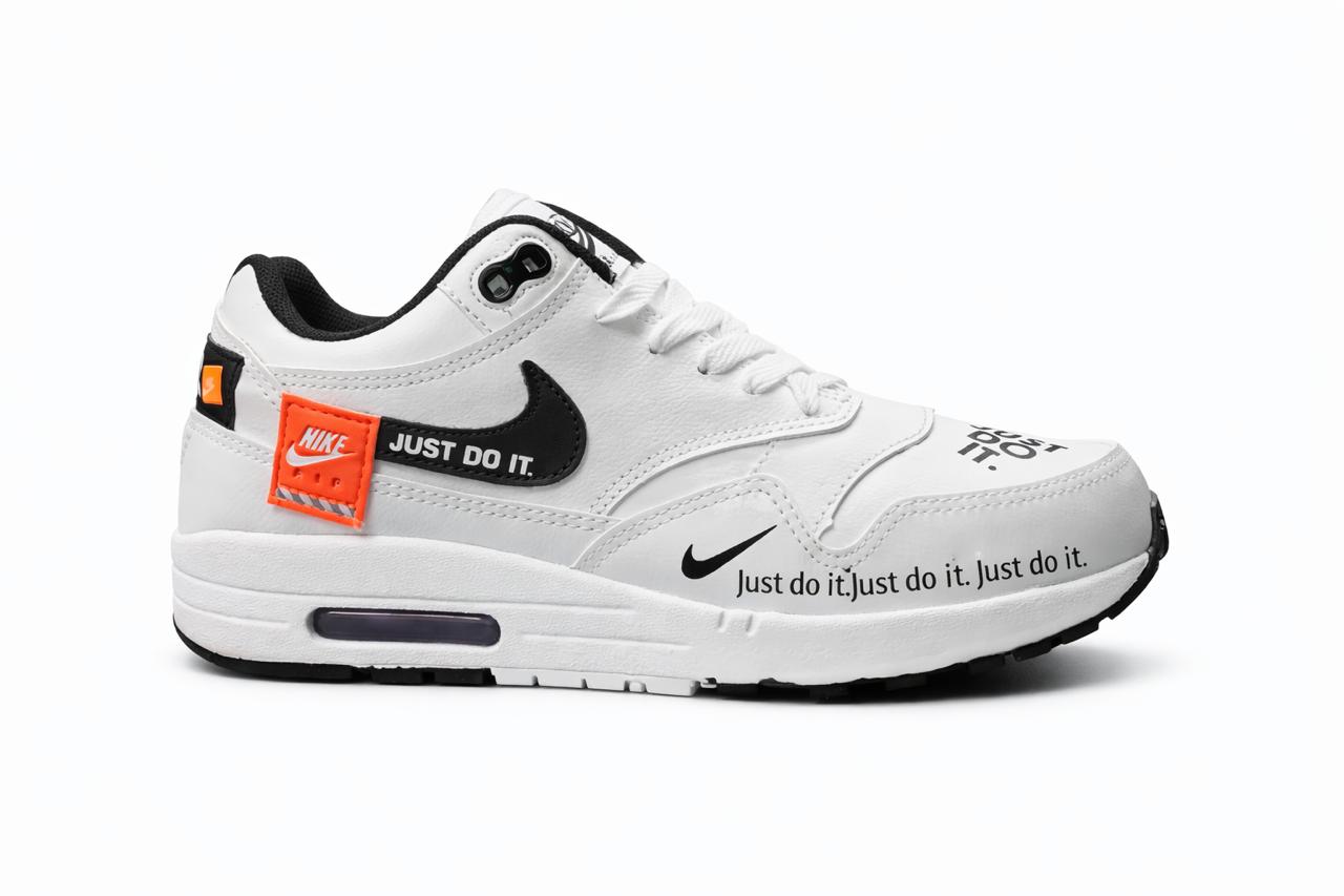 Nike Just Branco Preto