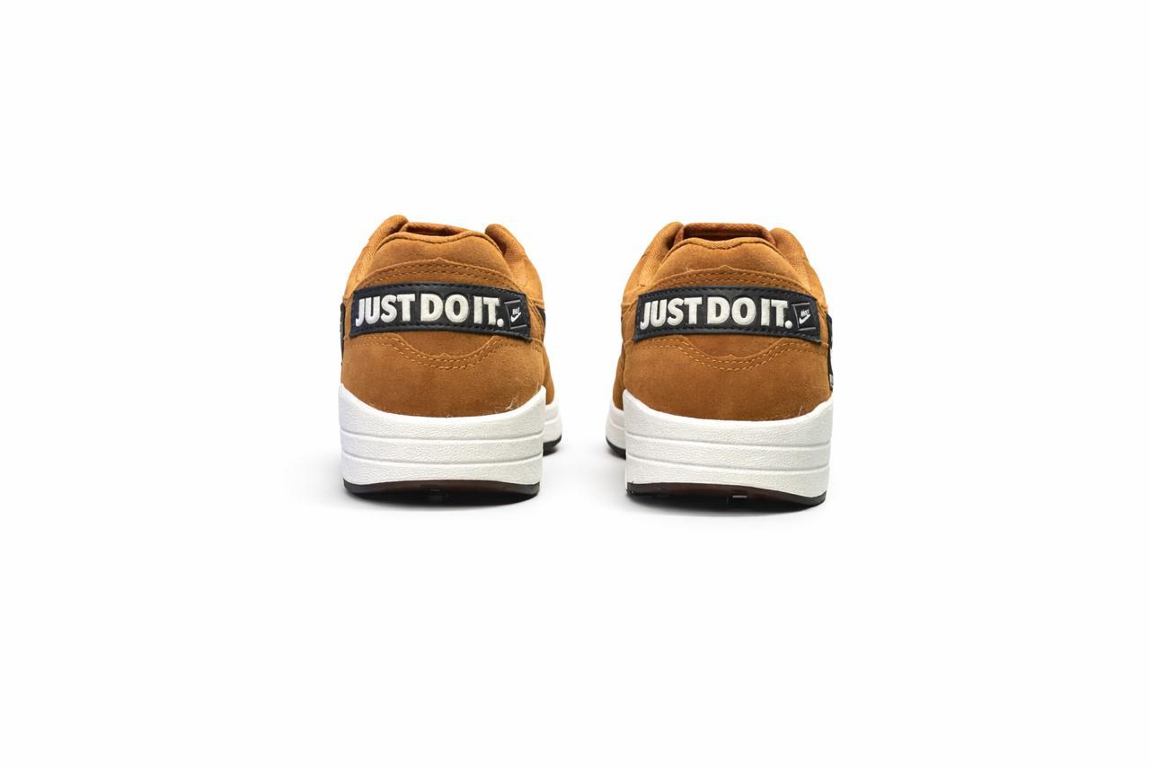 Nike Just Caramelo